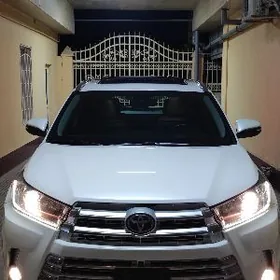 Toyota Highlander 2017