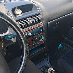 Opel Astra 2000