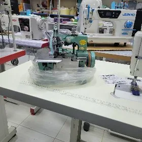 Owerlok gara ýaşyl