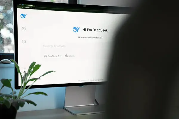 OpenAI we Google modelleriniň hytaýly bäsdeşi bolan DeepSeek V4 neýroulgamy çykdy