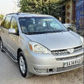 Toyota Sienna 2004