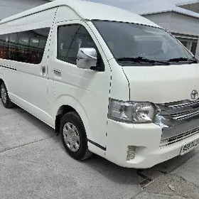 Toyota Hiace 2015