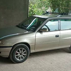 Opel Astra 1996