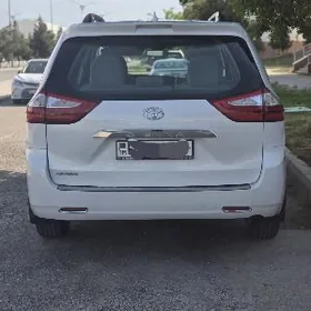 Toyota Sienna 2019