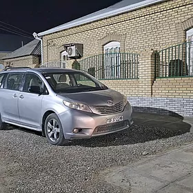 Toyota Sienna 2012