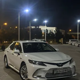 Toyota Camry 2019