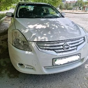 Nissan Altima 2012