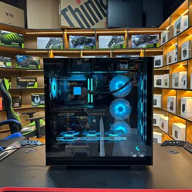 ULTRA 9 / RAM 32 / RTX 5080