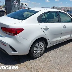 Kia Rio 2021