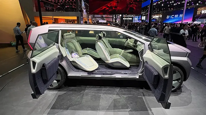 Hyundai показала в Пекине два футуристичных концепта – Venus и Earth