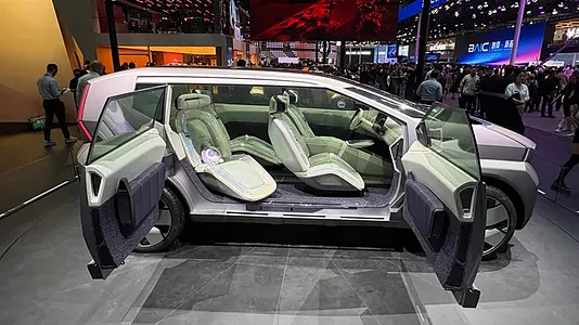 Hyundai Pekinde iki sany futuristik düşünjäni – Venus-y we Earth-i görkezdi