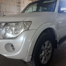 Mitsubishi Pajero 2013