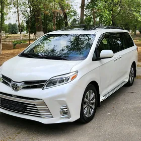 Toyota Sienna 2016