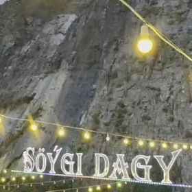 требуется официанты