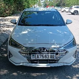 Hyundai Elantra 2019