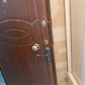 продаю дверь