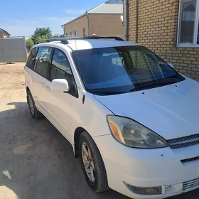 Toyota Sienna 2004