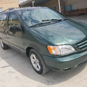 Toyota Sienna 2002