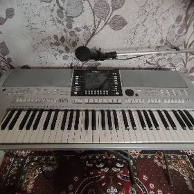 Yamaha PSR S-910