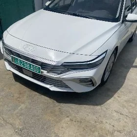 Hyundai Elantra 2025