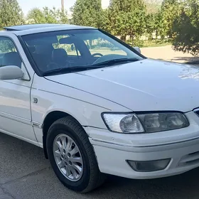 Toyota Camry 2000