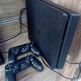 PlayStation 4 slim