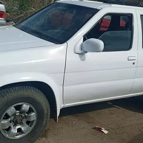 Nissan Pathfinder 1996