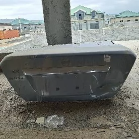 nissan versa bagažnikler