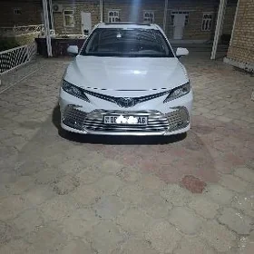 Toyota Camry 2021