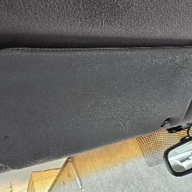 Okuz kelle Aurion Kazirok