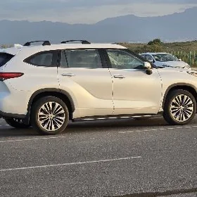 Toyota Highlander 2023