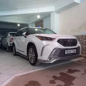 Toyota Highlander 2022