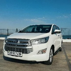 Toyota Innova 2021