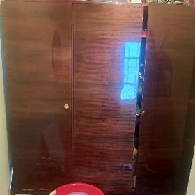 ШИФОНЕР ТРЁХ ДВЕРНЫЙ