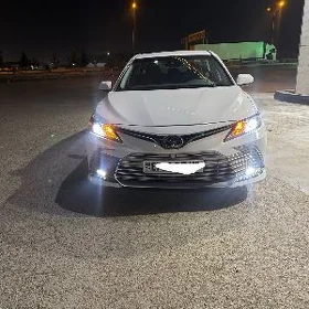 Toyota Camry 2021