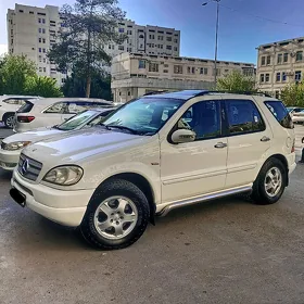 Mercedes-Benz ML350 2001