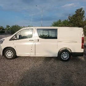 Toyota Hiace 2025