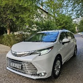 Toyota Sienna 2021
