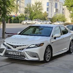 Toyota Camry 2021
