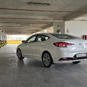 Hyundai Elantra 2020
