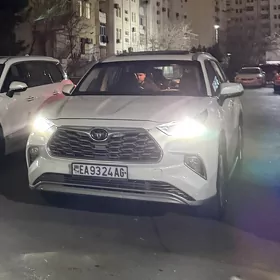 Toyota Highlander 2020