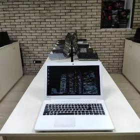 Noutbuk lenovo i7"7-Gen