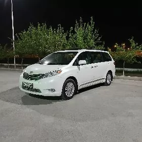 Toyota Sienna 2015