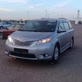 Toyota Sienna 2016