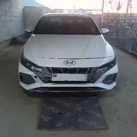 Hyundai Elantra 2022