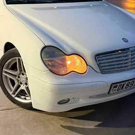Mercedes-Benz C-Class 2003