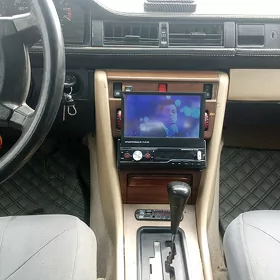 Mercedes-Benz 230E 1990