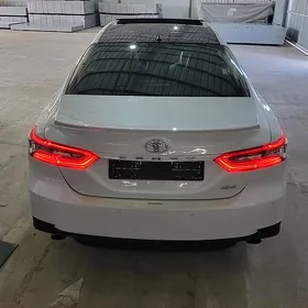 Toyota Camry 2018