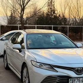 Toyota Camry 2019