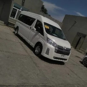 Toyota Hiace 2023